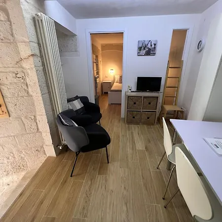 Casa Lomenzo Apartment *